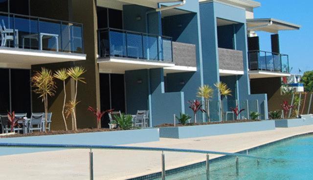 Ramada By Wyndham Hervey Bay Exterior photo The pool at the Mantra on Mooloolaba