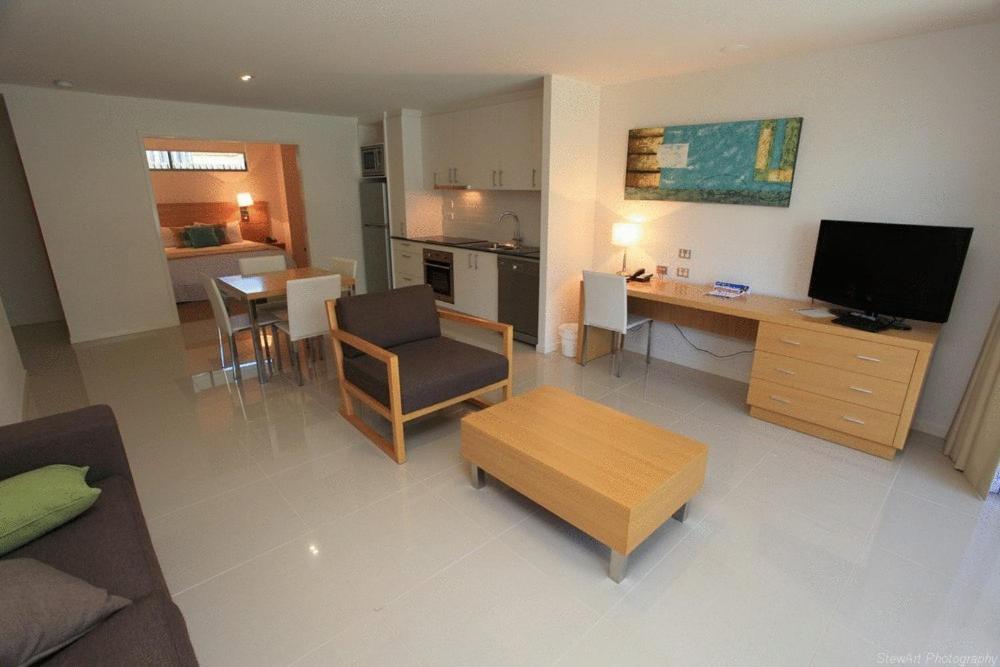 Ramada By Wyndham Hervey Bay Room photo